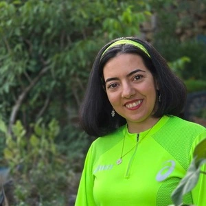 نیلوفر شیرازی راهنمای تورهای طبیعت گردی و دوچرخه سواری